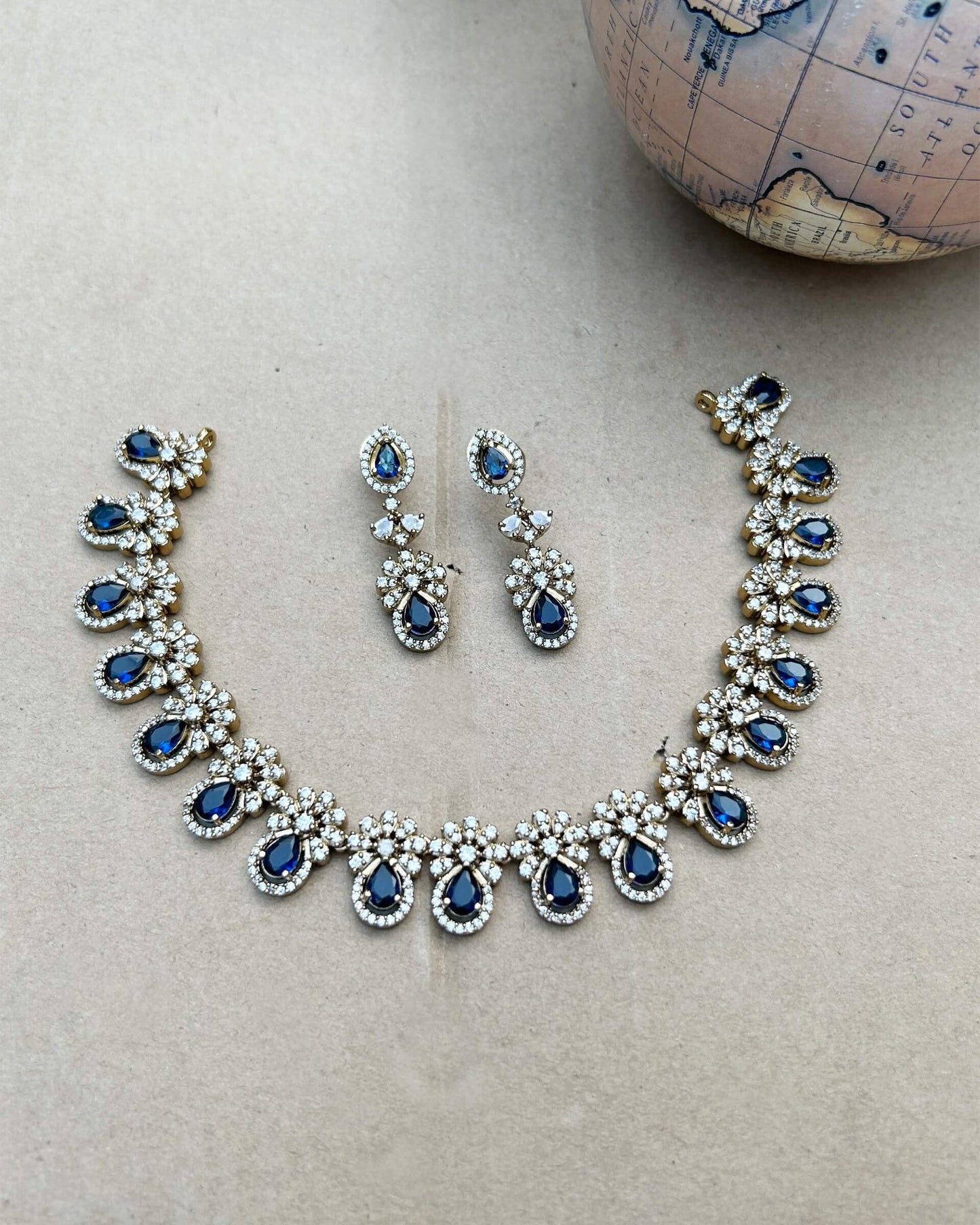 Golden Elakshi Necklace Set