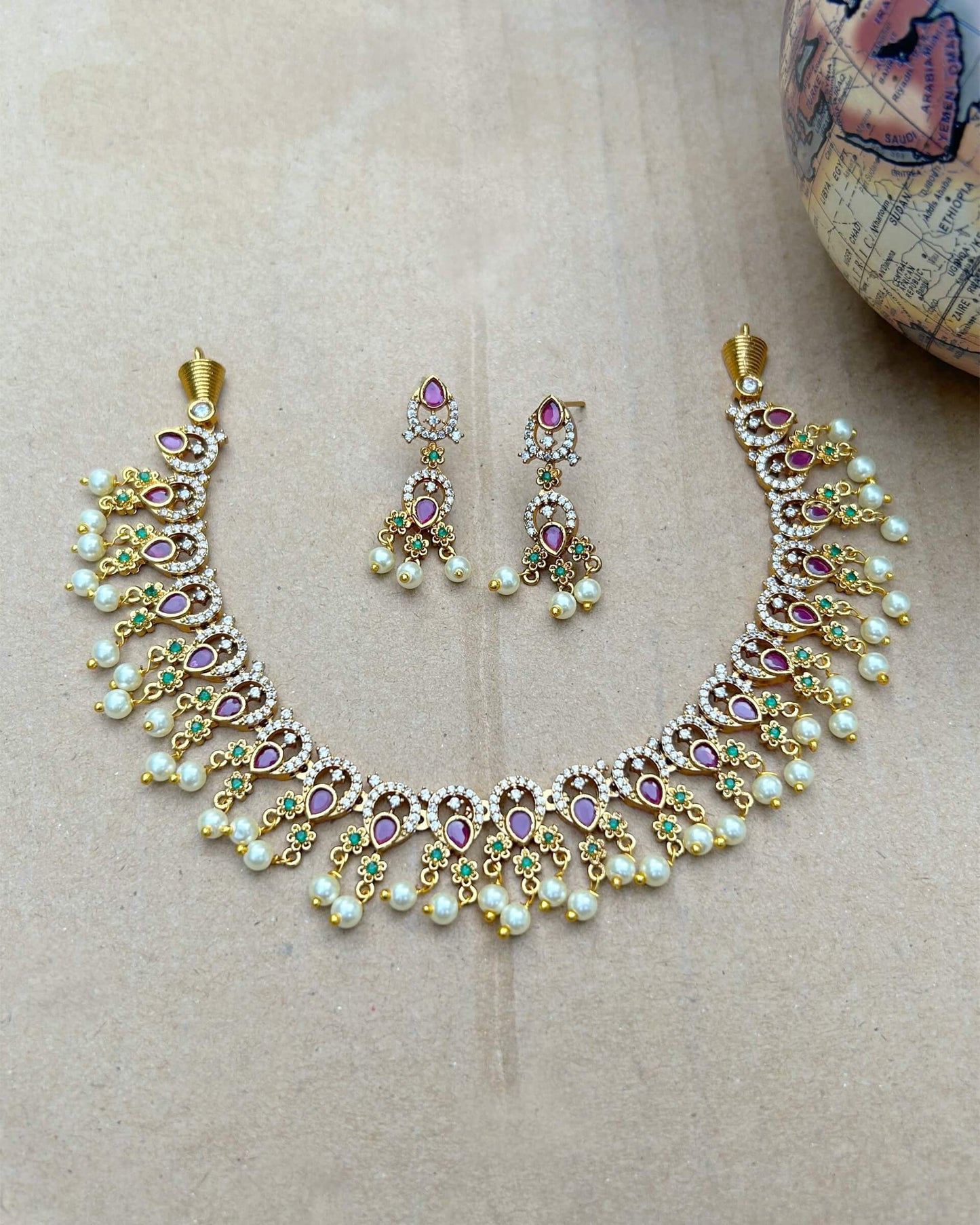 gold set design