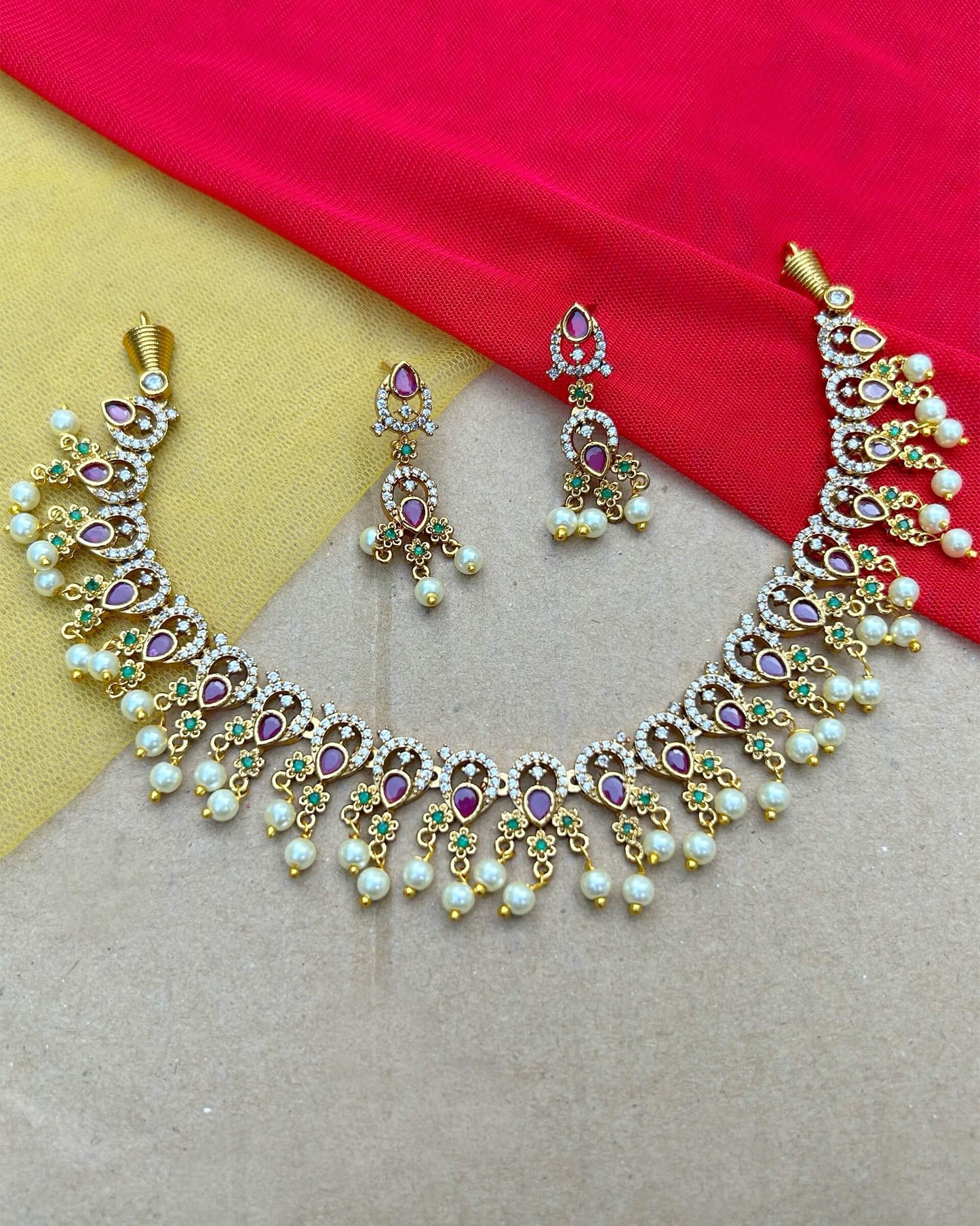 gold set design