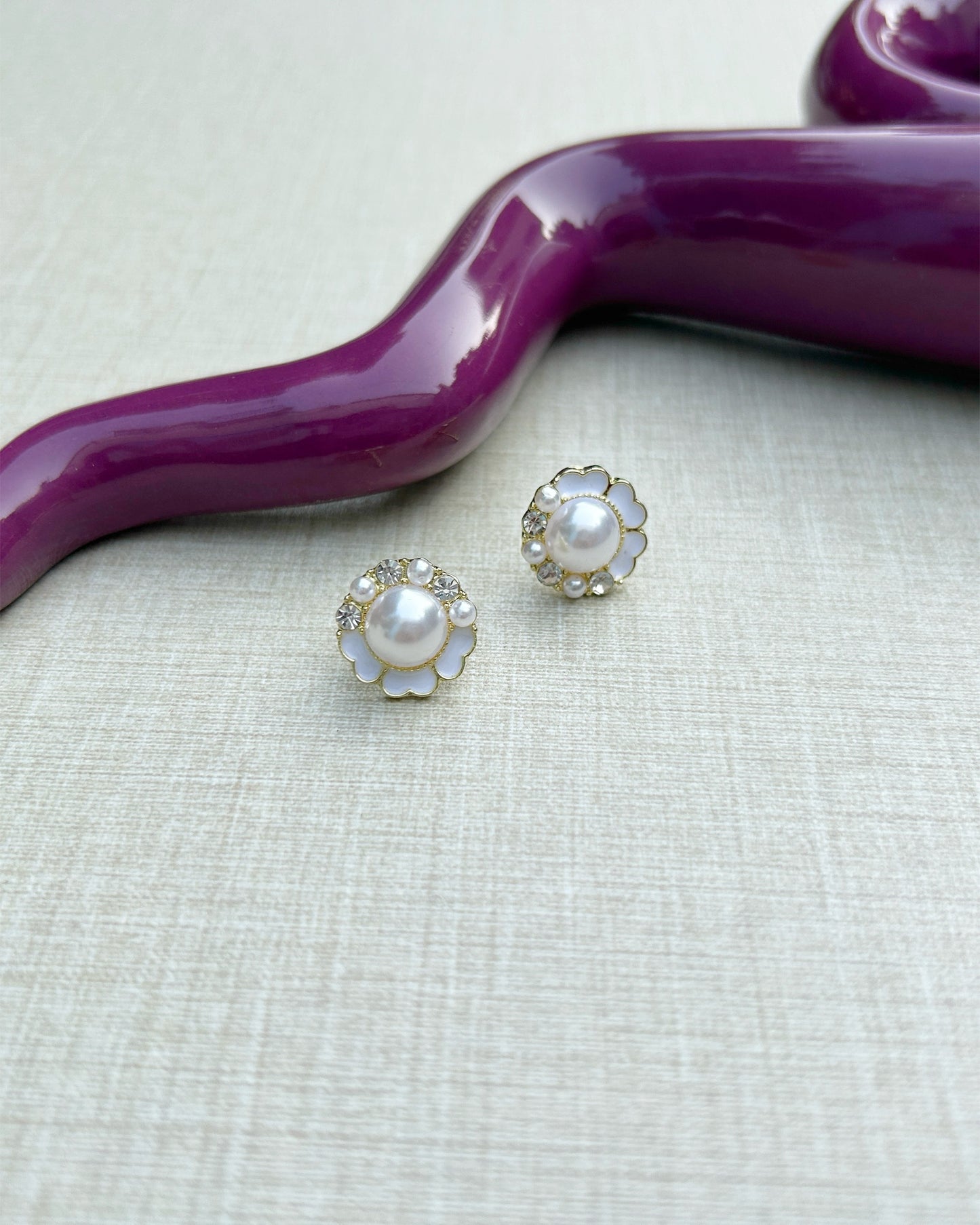 small pearl stud earrings
