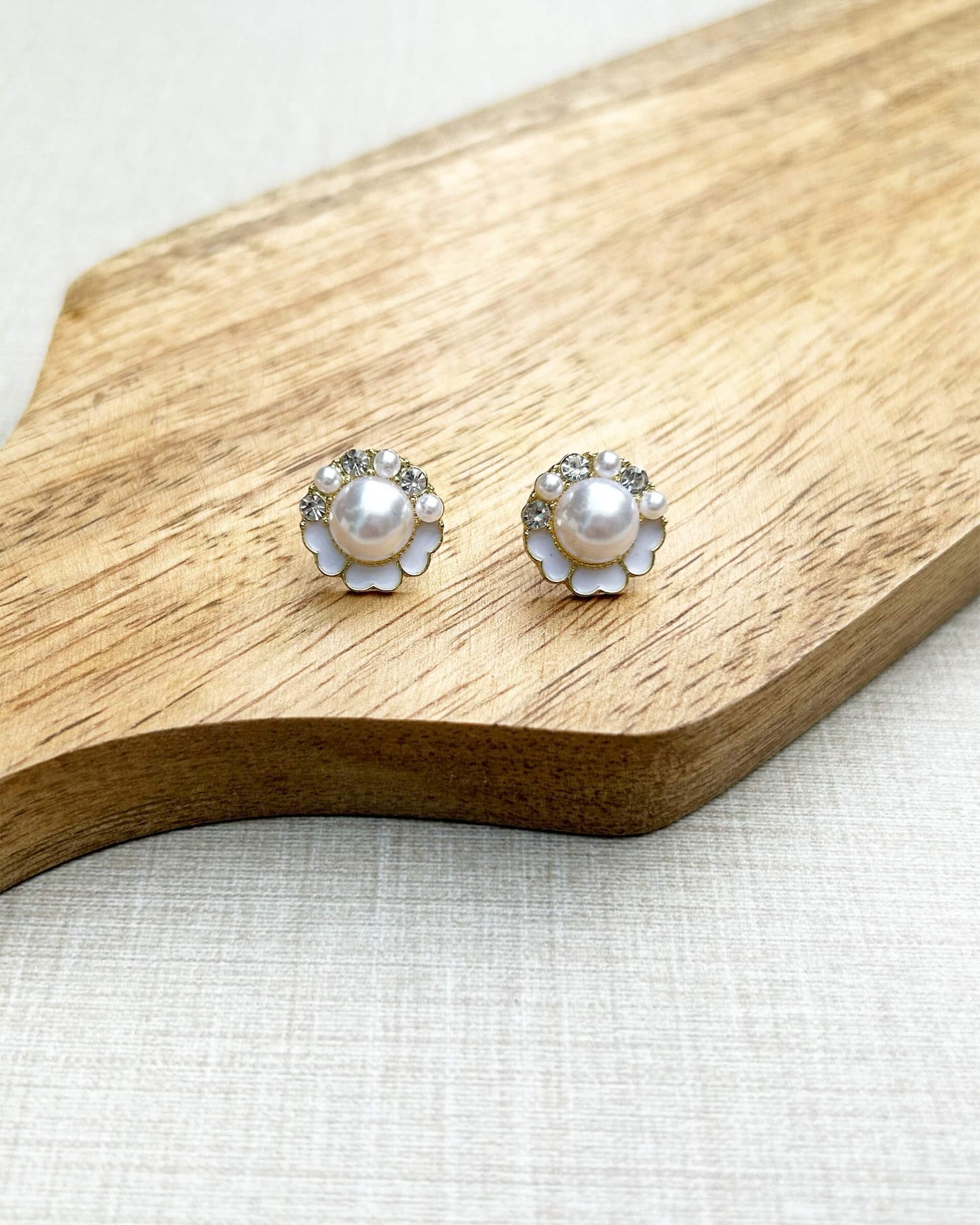 small pearl stud earrings