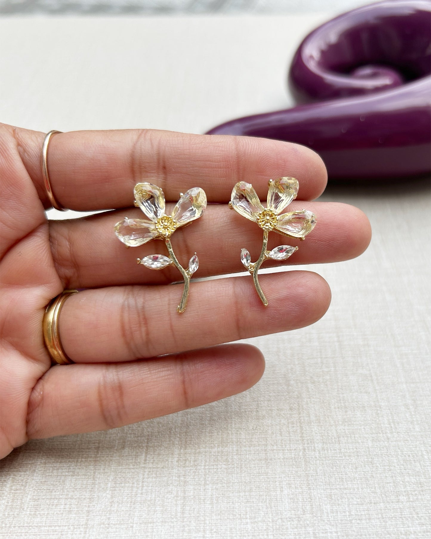 gold flower stud earrings