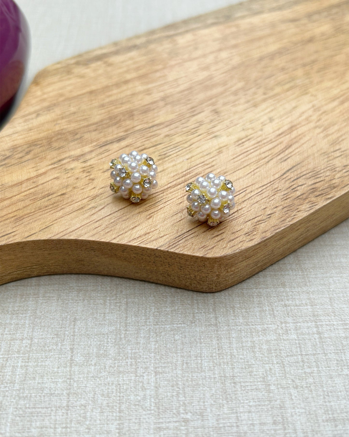 small pearl stud earrings