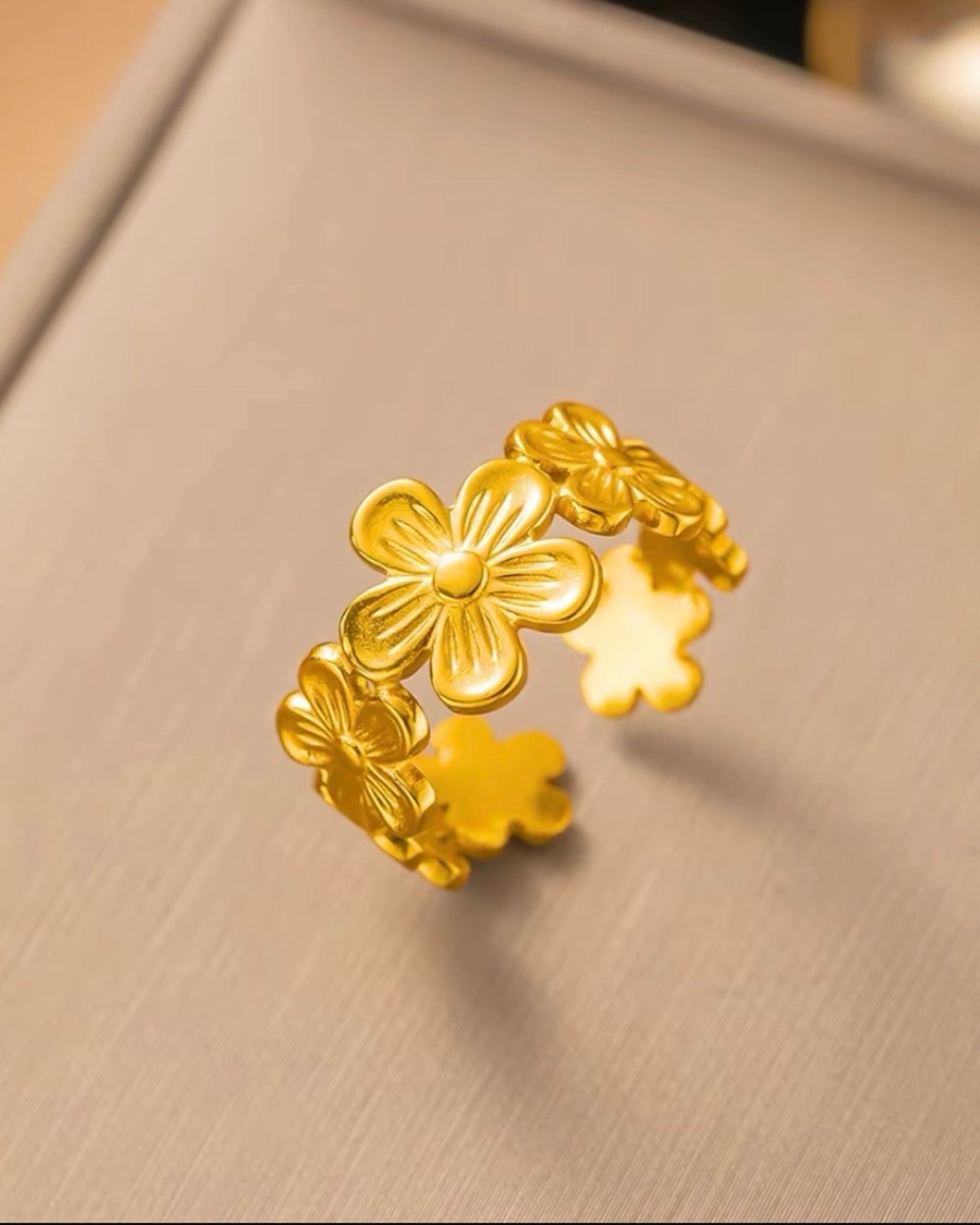 gold finger ring women