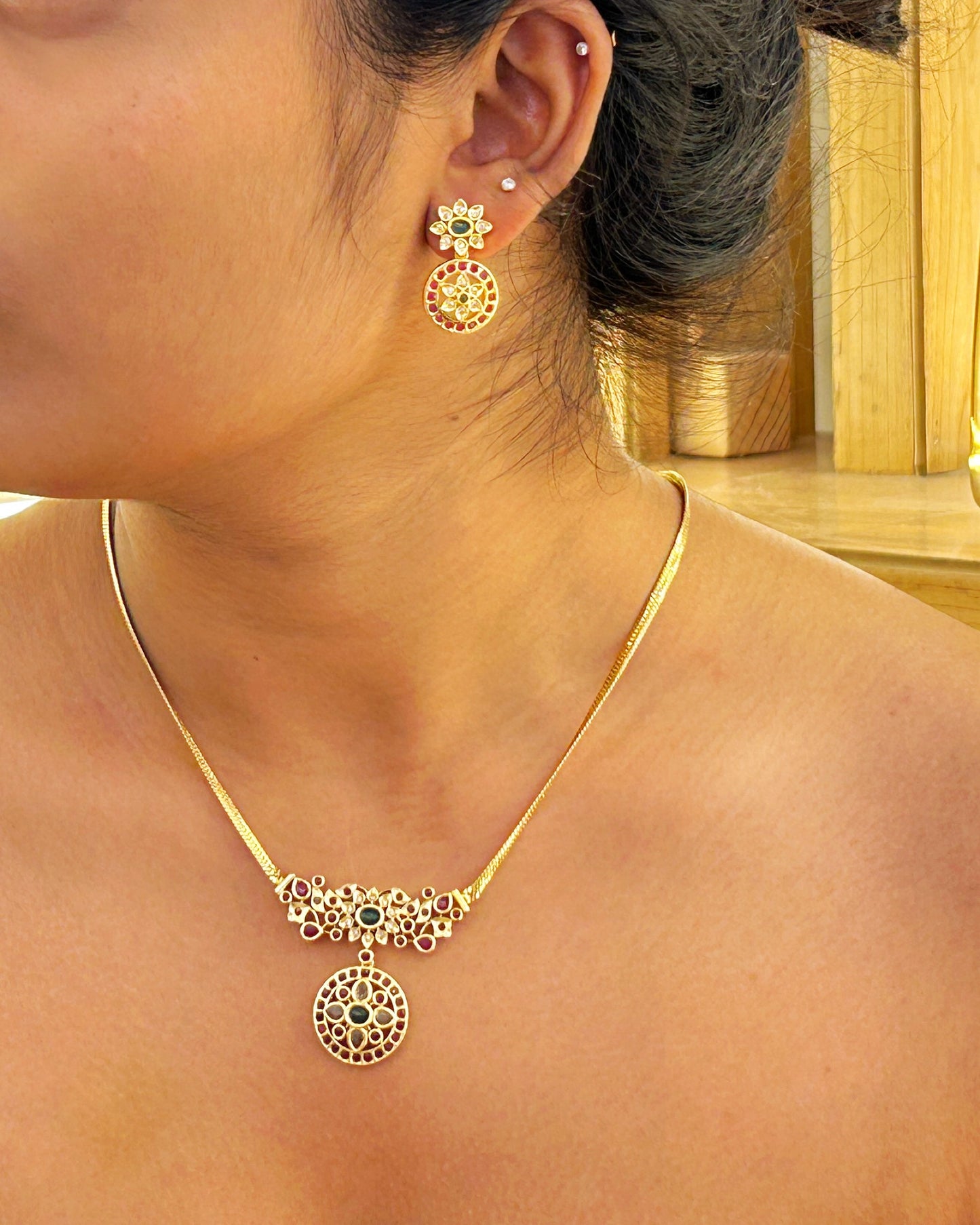 pendant necklace
