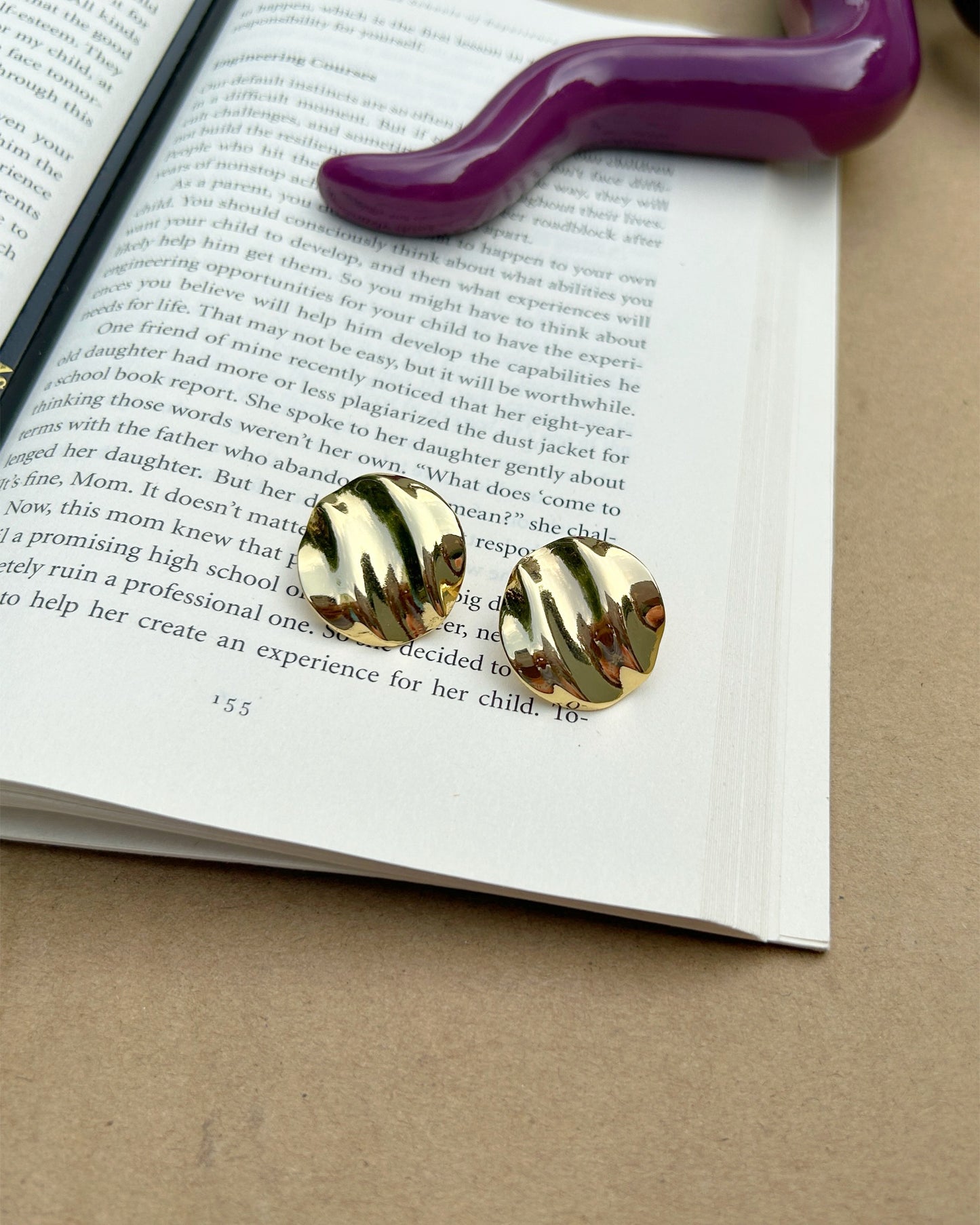Anti tarnish Round Studs