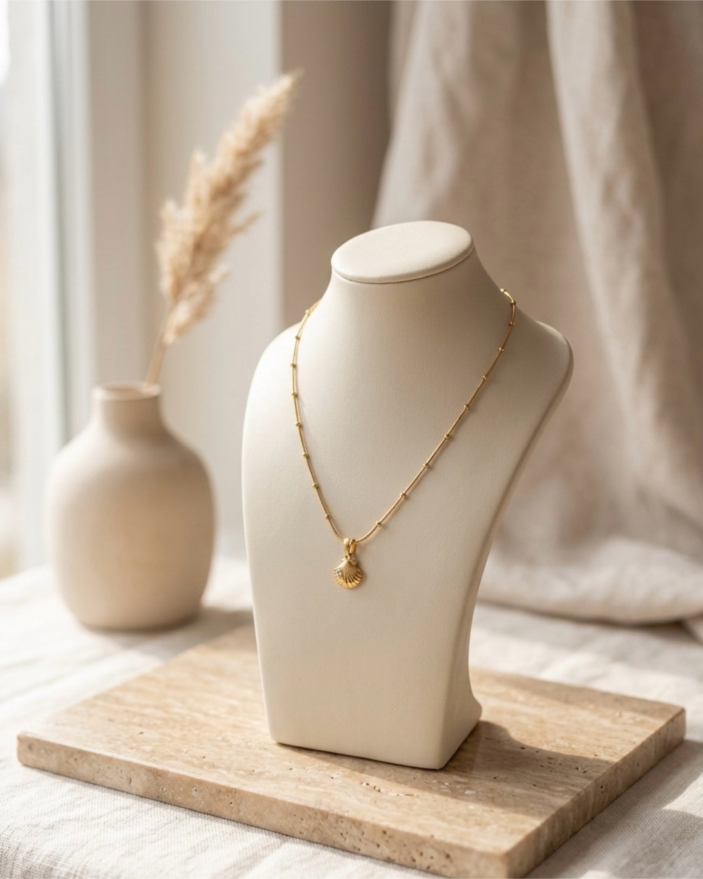 Shell Pendant Chain Necklace