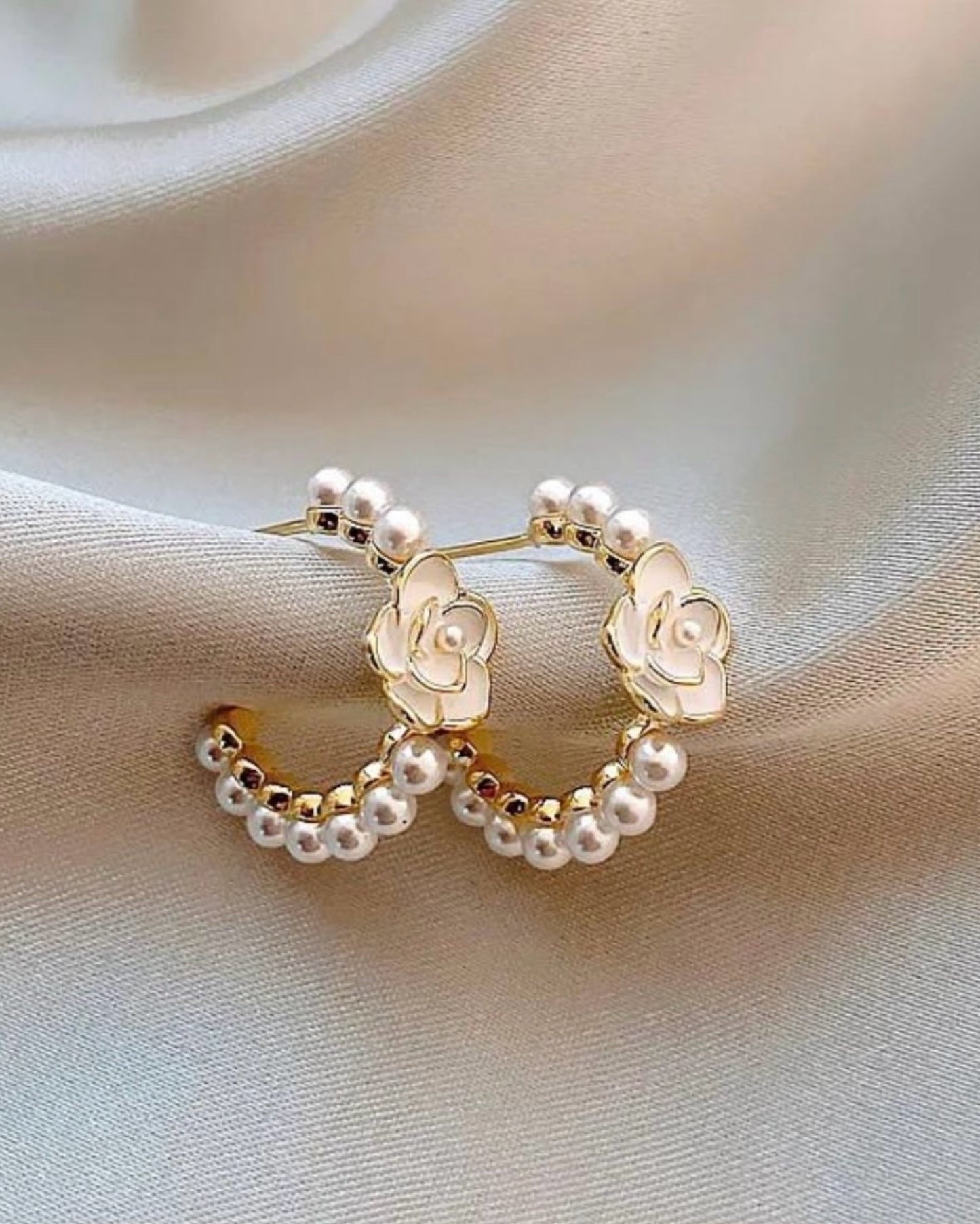 pearl earring