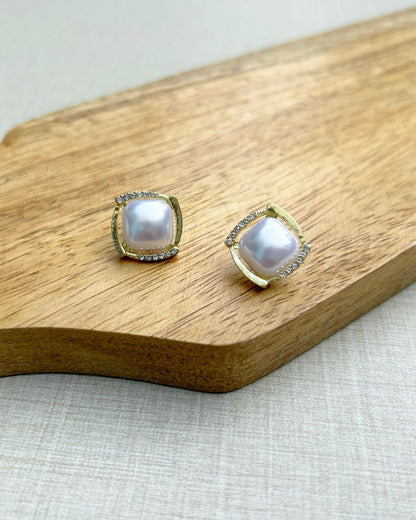 pearl stud earrings gold