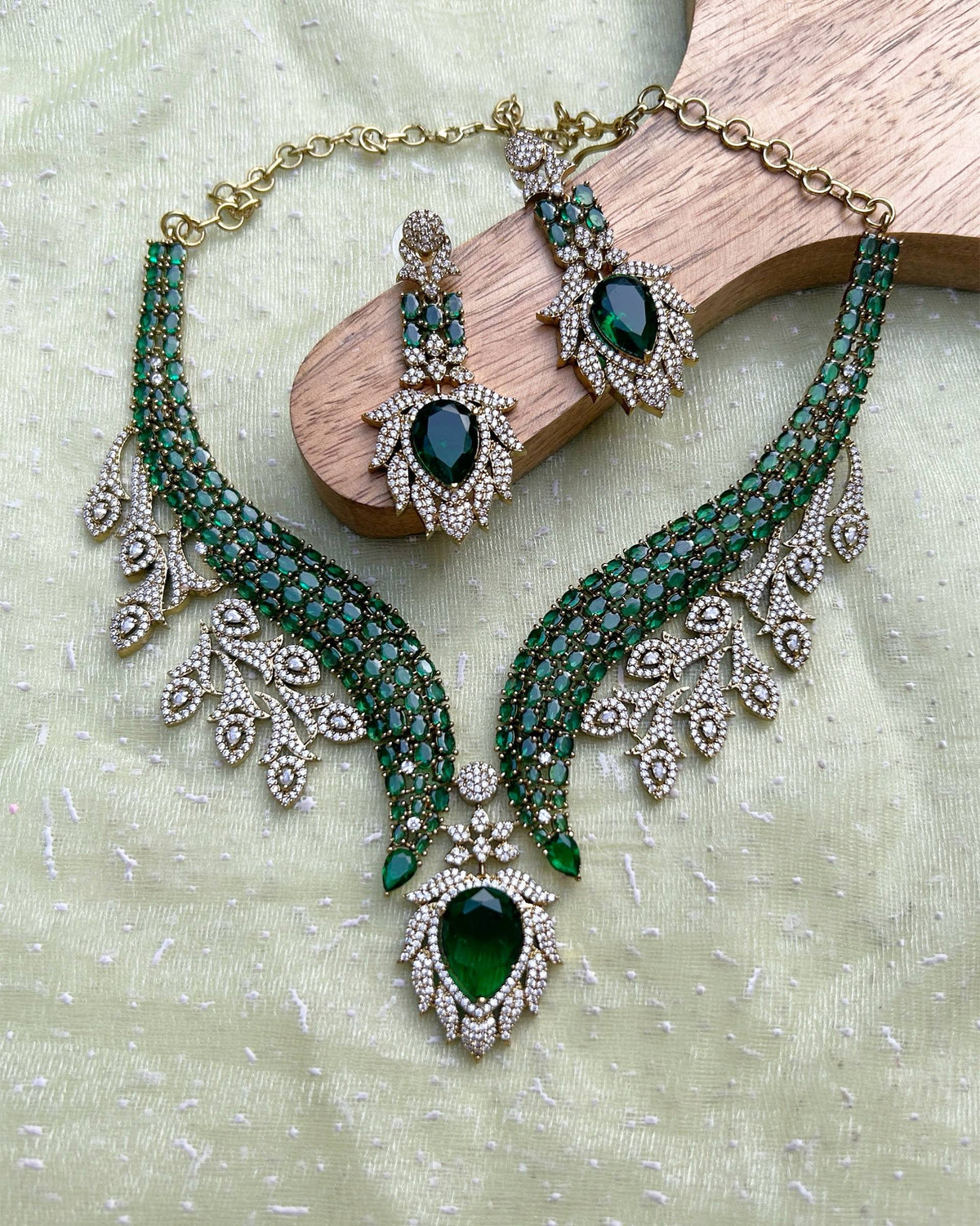 Emerald Muse Necklace Set