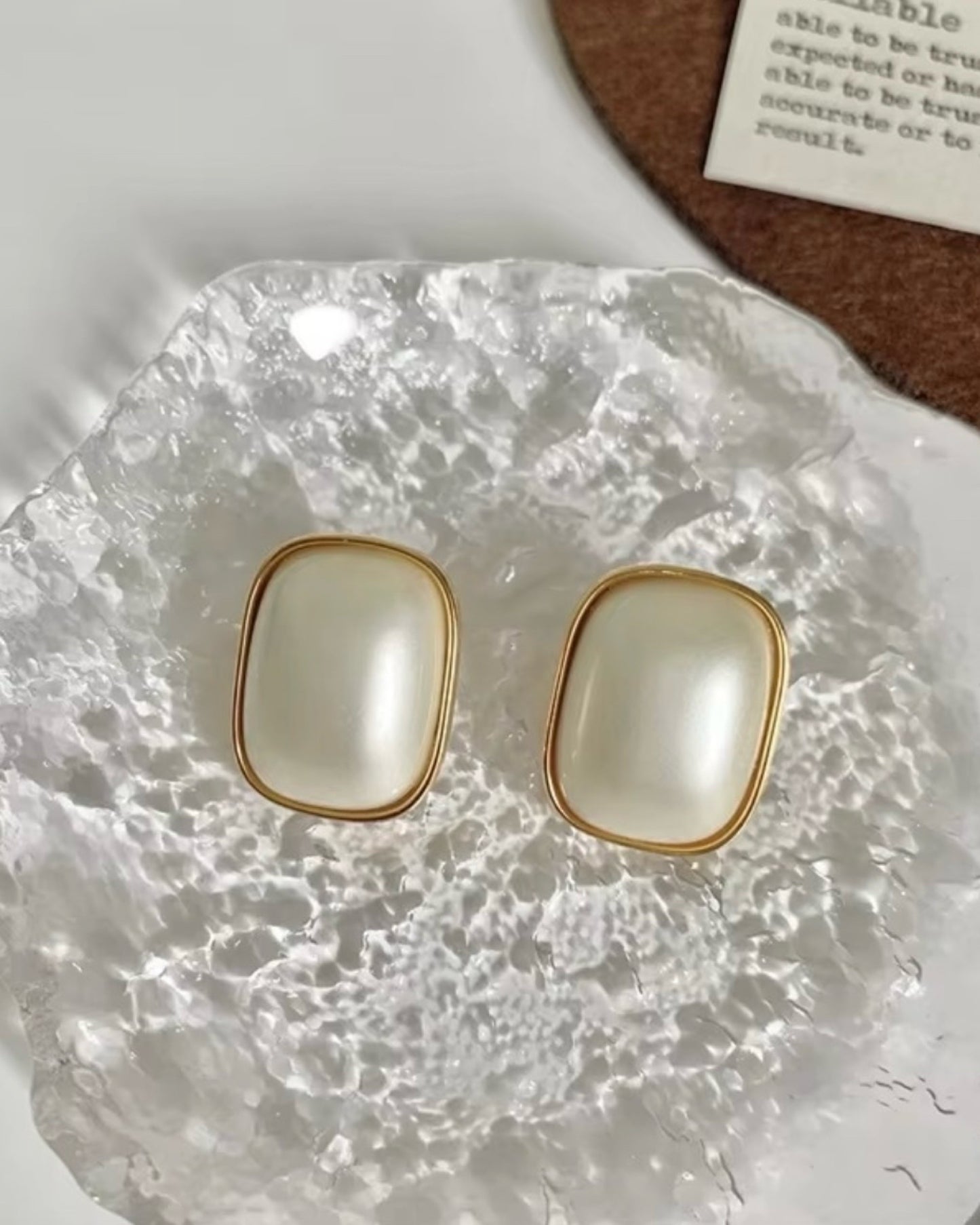 pearl stud