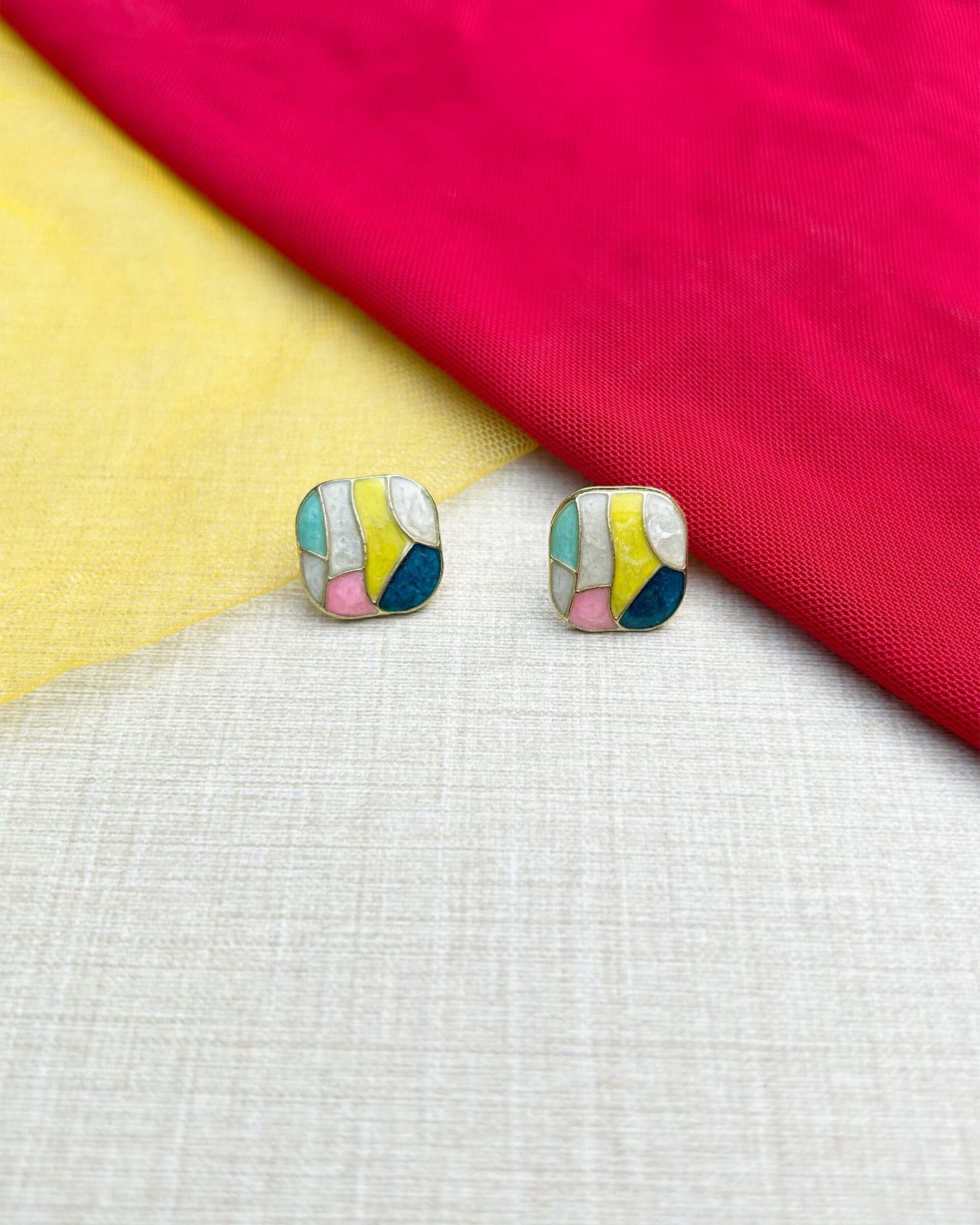 Ear Stud Earrings I Velvet Box
