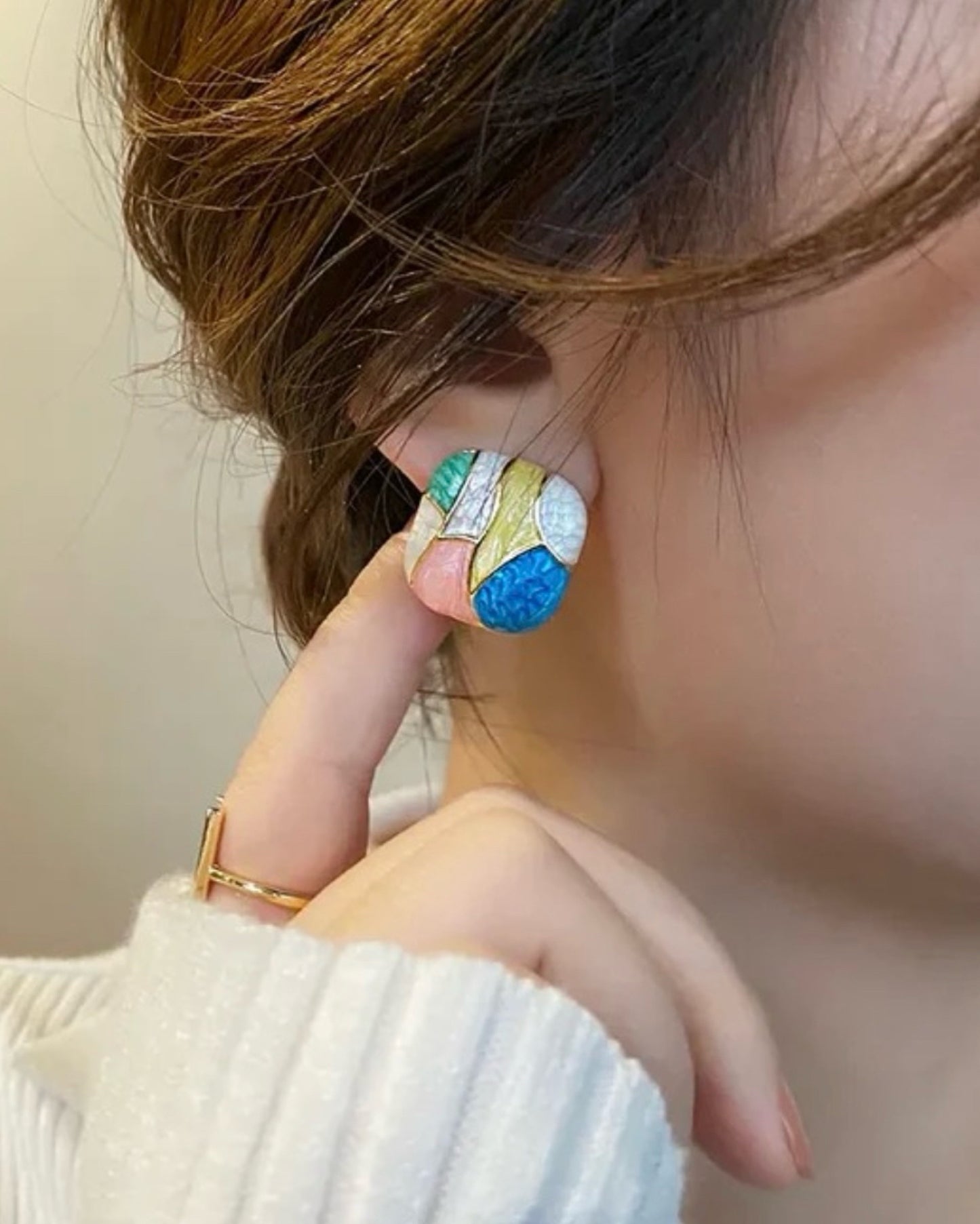 Ear Stud Earrings I Velvet Box