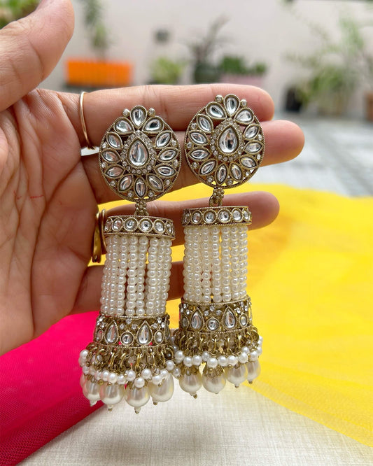 women jhumka