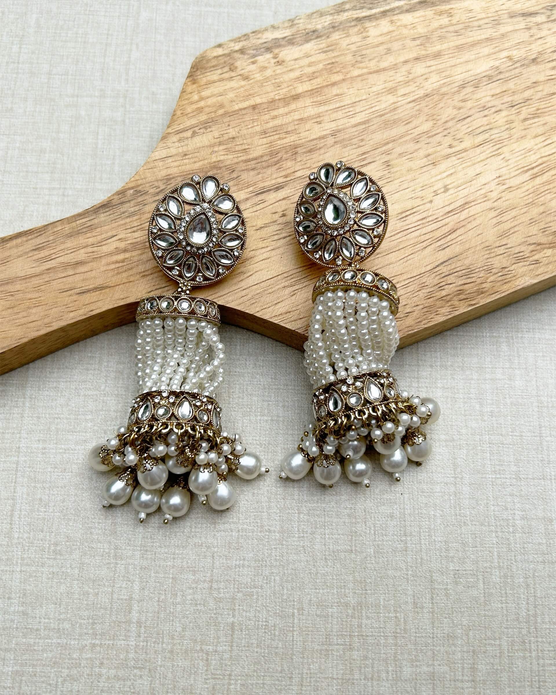 women jhumka