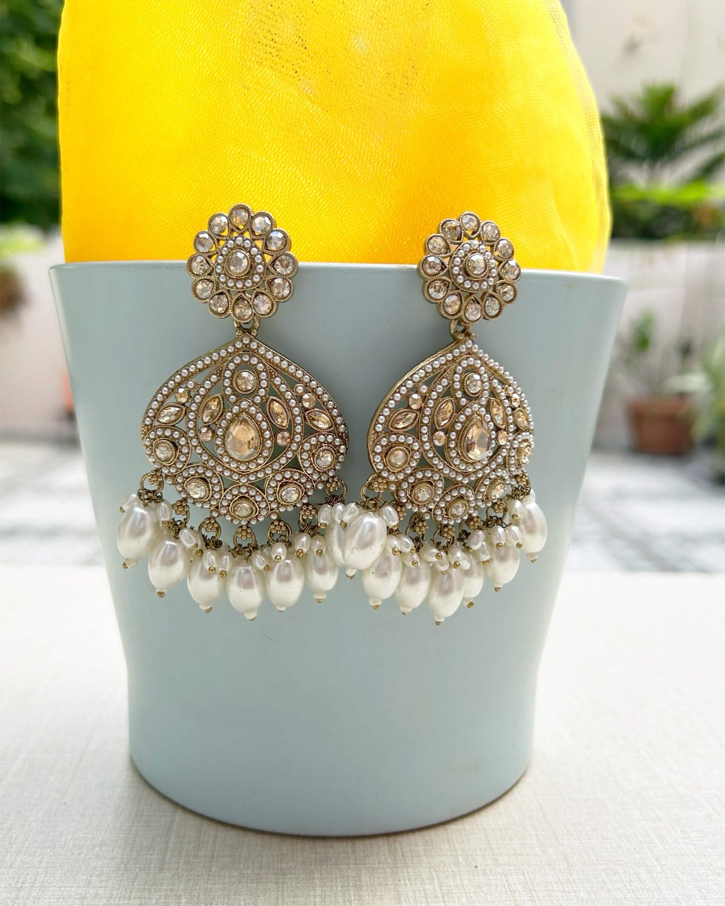 womens pearl earrings