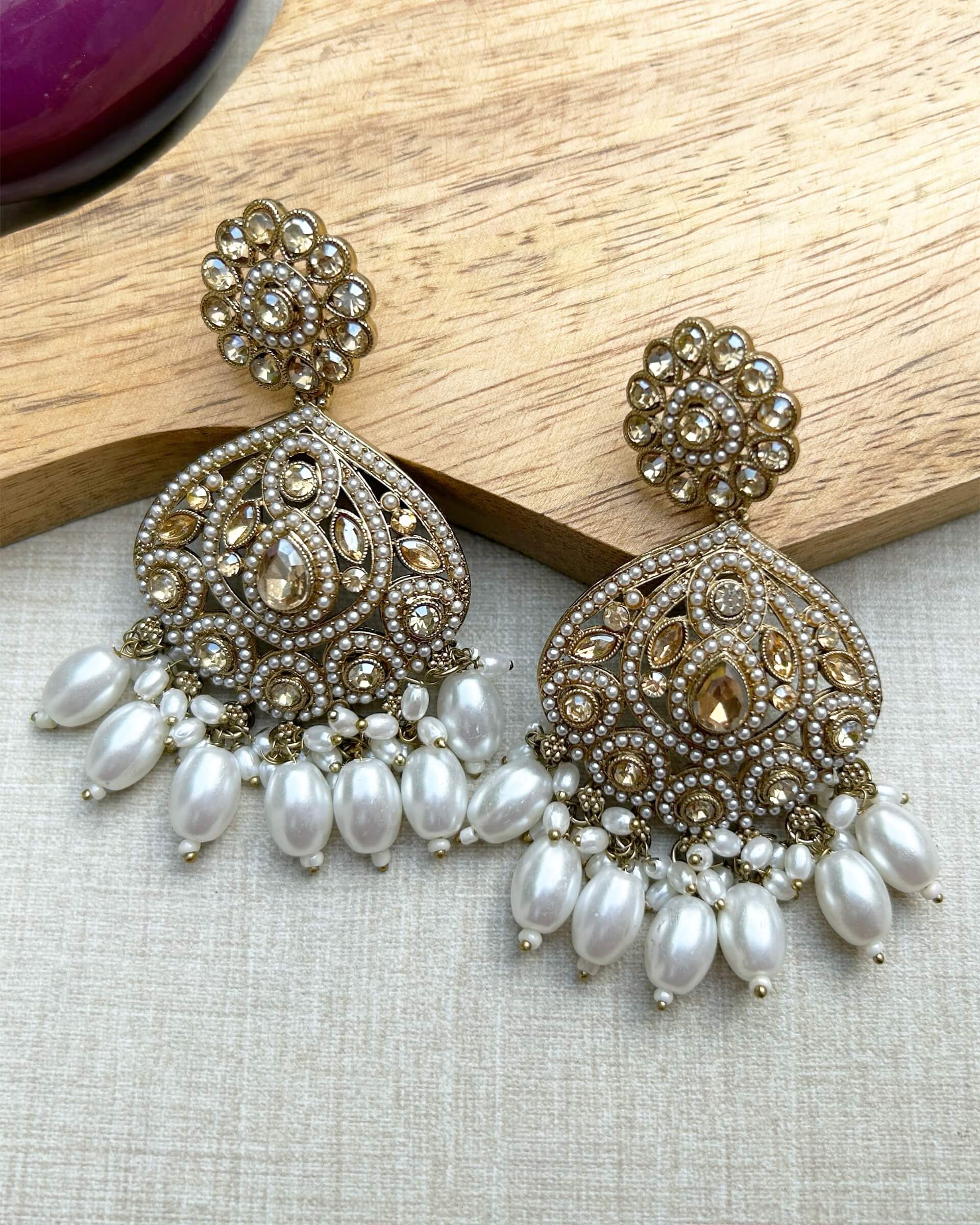 womens pearl earrings