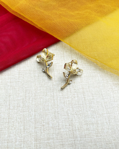 gold flower stud earrings