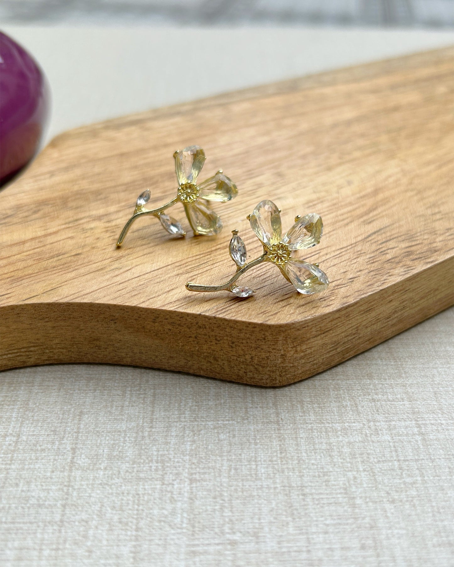 gold flower stud earrings