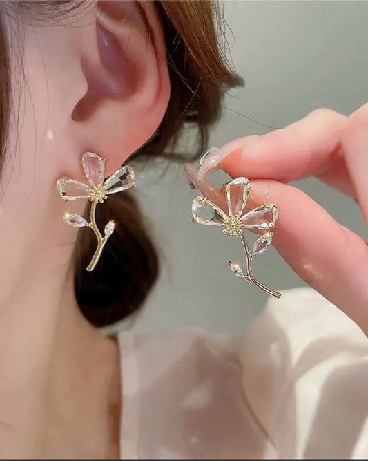 gold flower stud earrings
