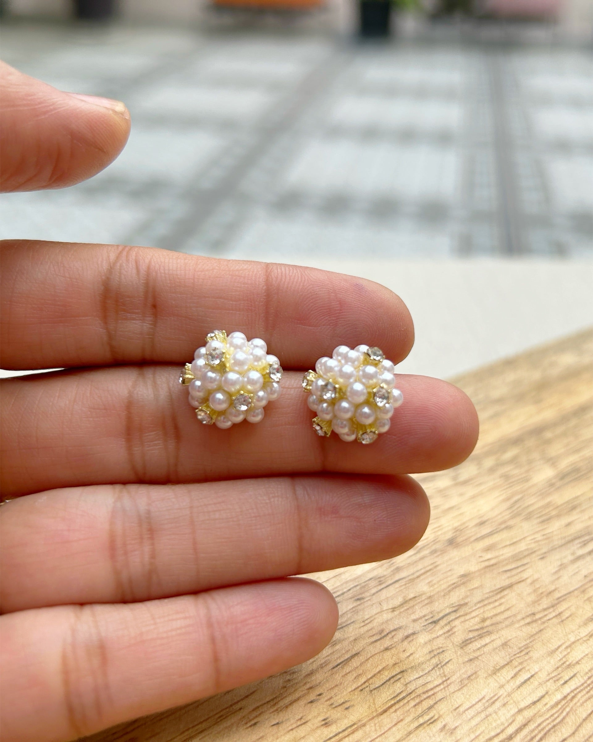 small pearl stud earrings