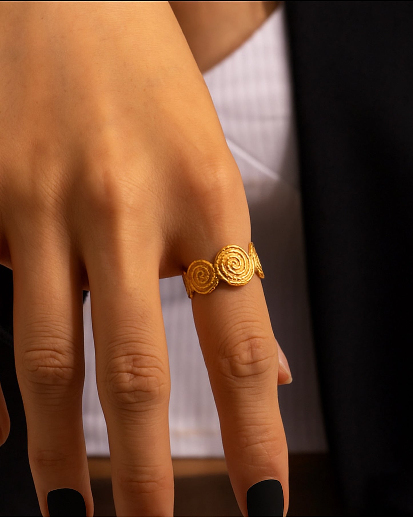 spiral finger ring gold