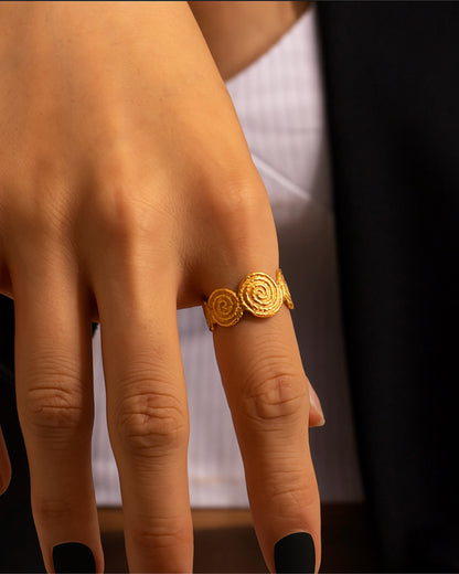 spiral finger ring gold