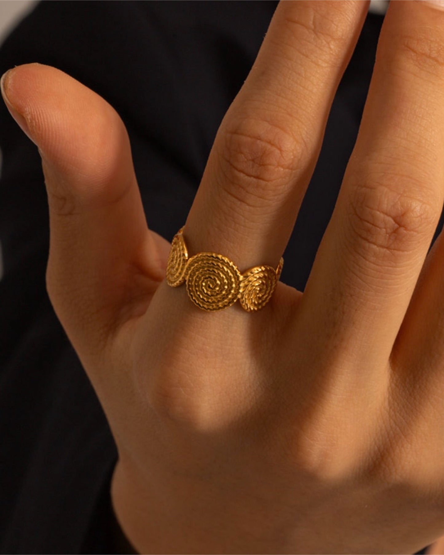 spiral finger ring gold