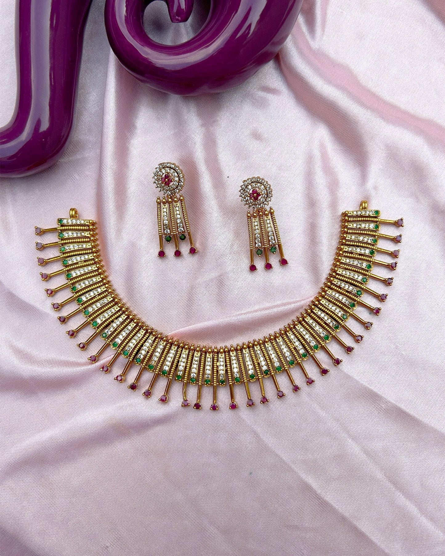 gold necklace women