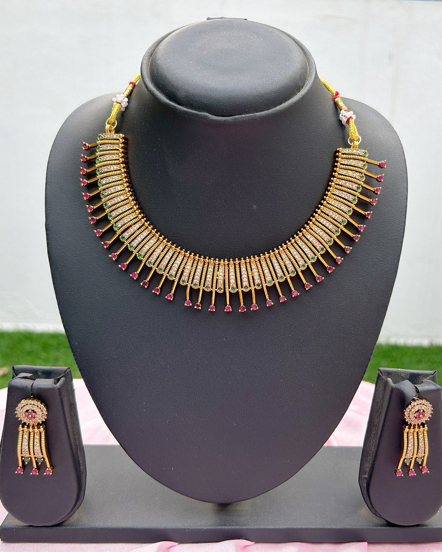 gold necklace women