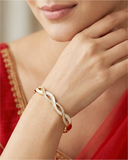 Wave / Infinity Design Bangle