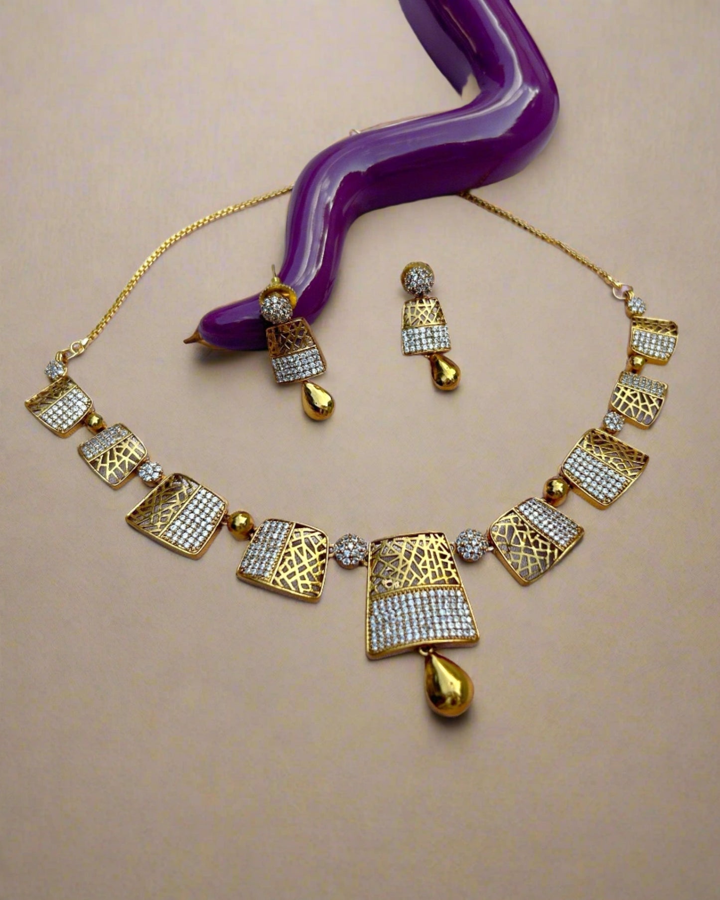 jewelry necklace