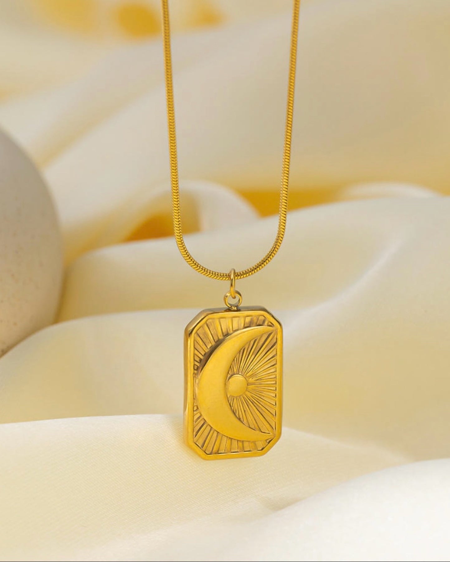 ladies chain design