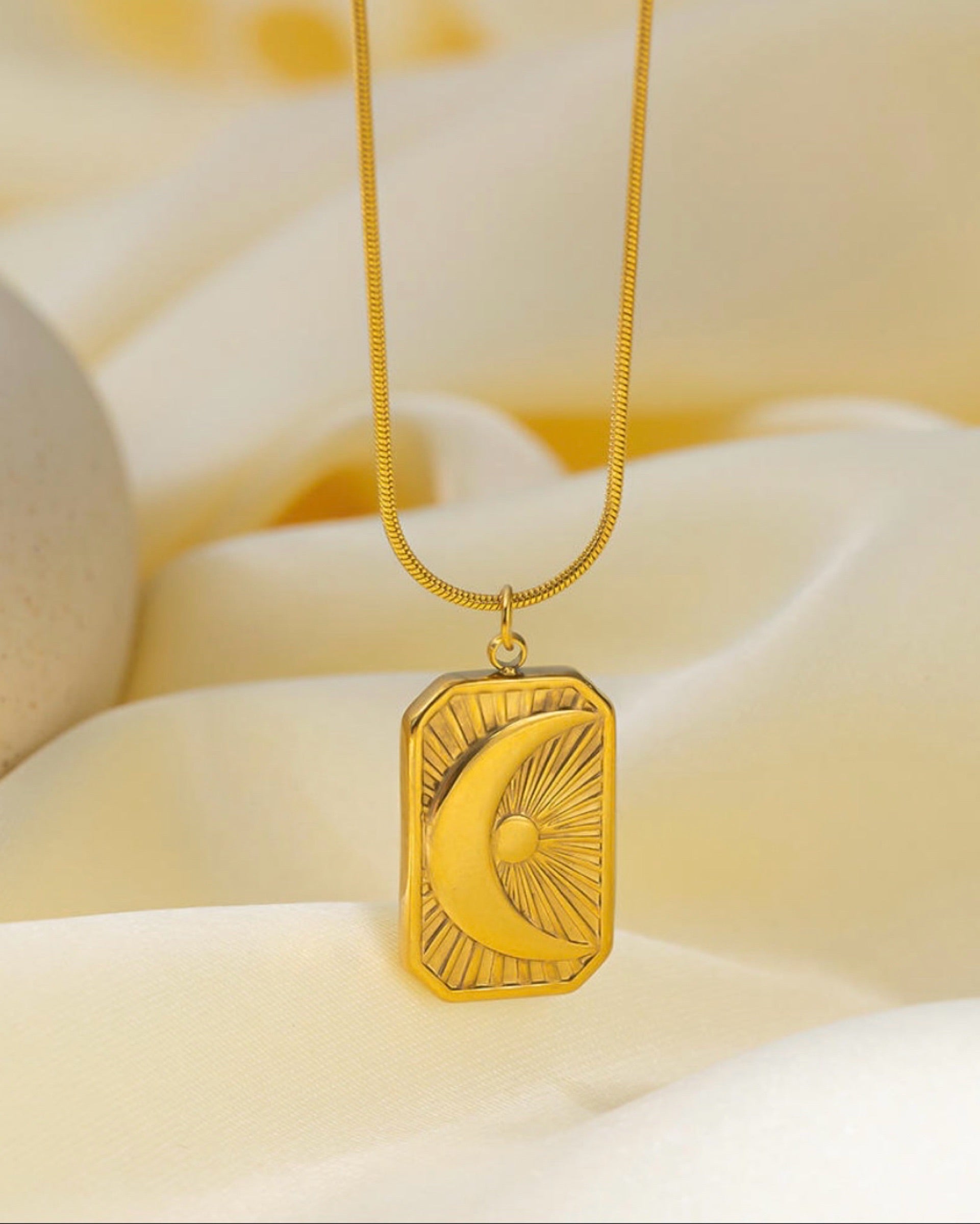 ladies chain design