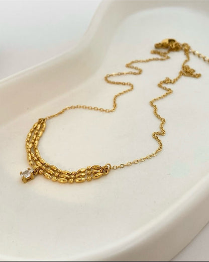 layering chain necklaces