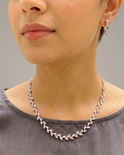Sliver Fine Laurel Necklace Set
