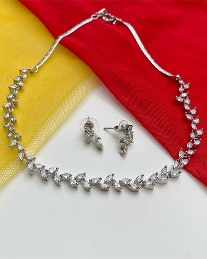 Sliver Fine Laurel Necklace Set