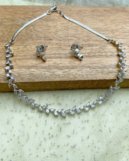 Sliver Fine Laurel Necklace Set