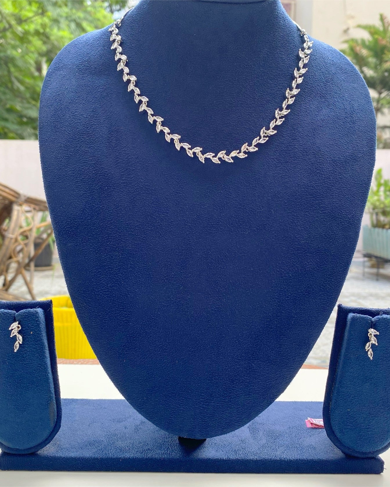 Sliver Fine Laurel Necklace Set
