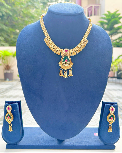 Emerald Green Filigree Pear-Drop Necklace Set