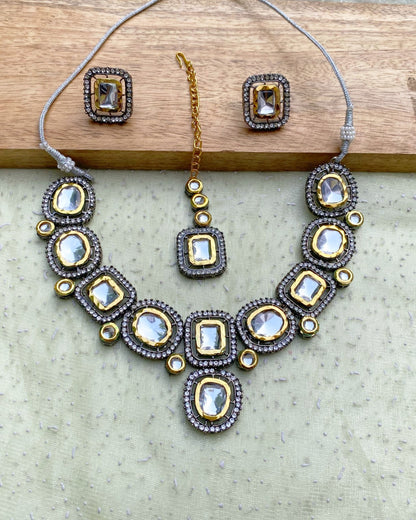 Metal-Gold Kundan Set with Tikka