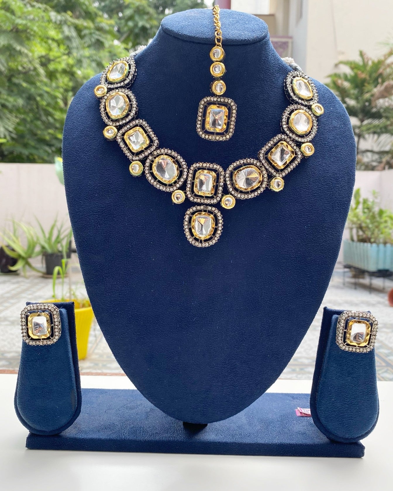 Metal-Gold Kundan Set with Tikka