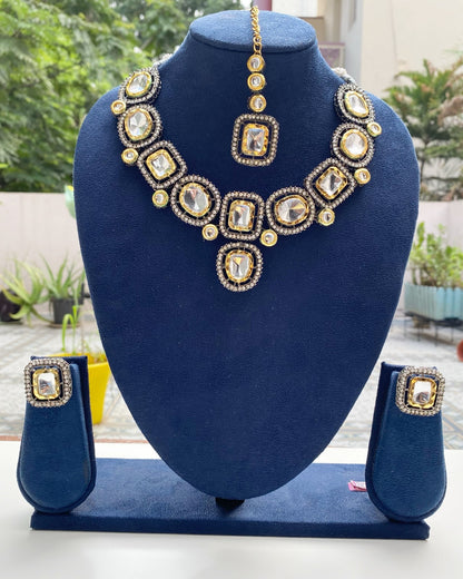Metal-Gold Kundan Set with Tikka