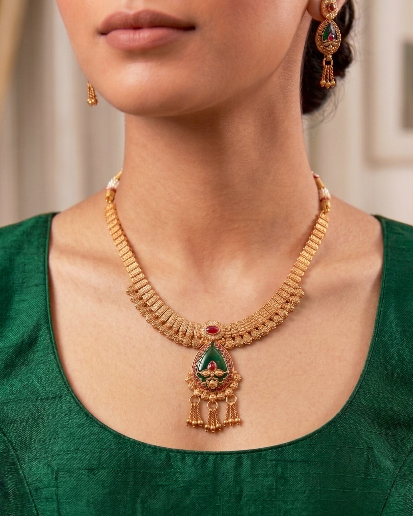 Emerald Green Filigree Pear-Drop Necklace Set