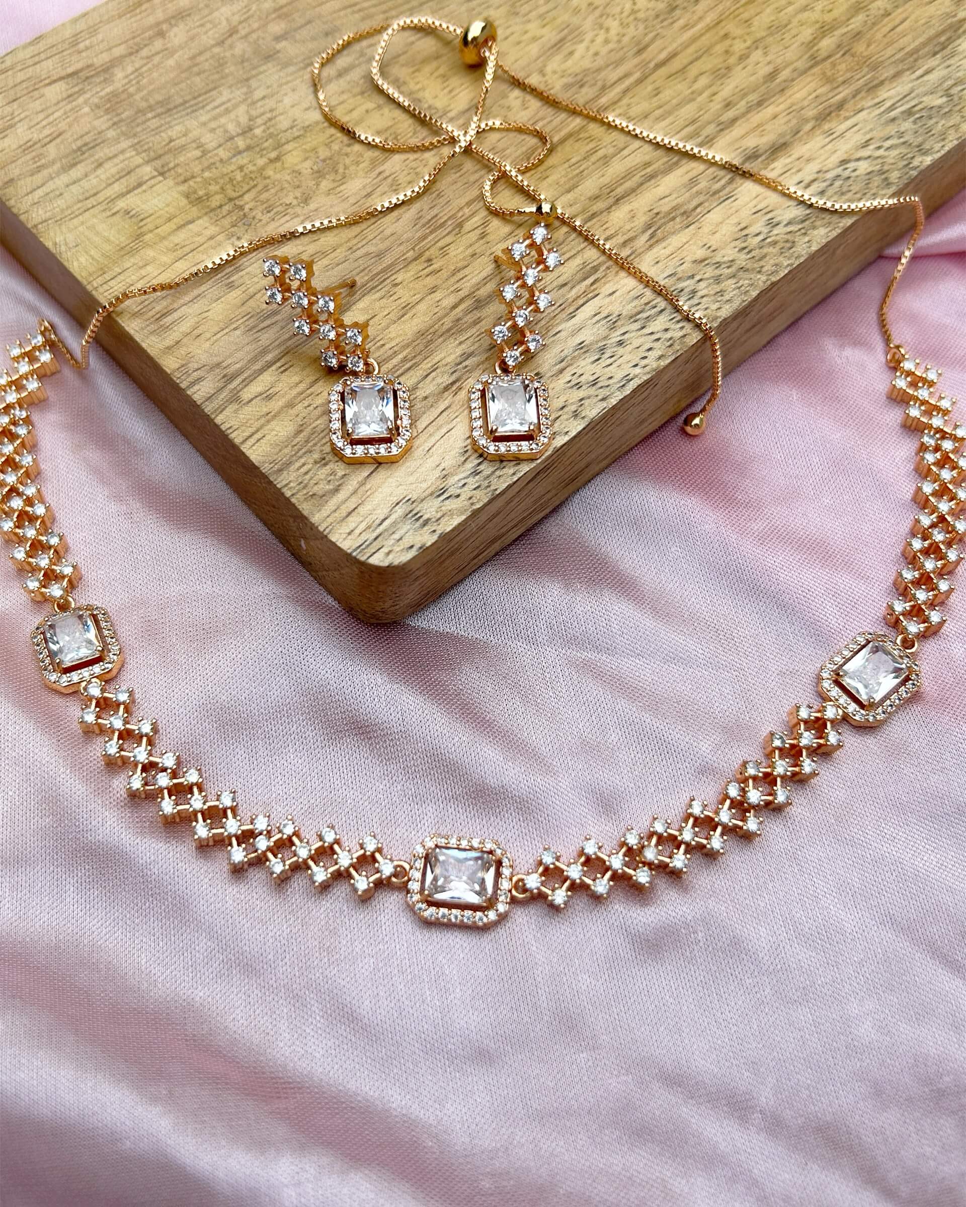 collar necklace