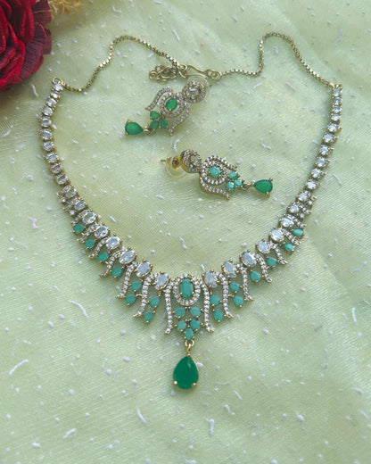 Emerald Glow Drop Necklace Set