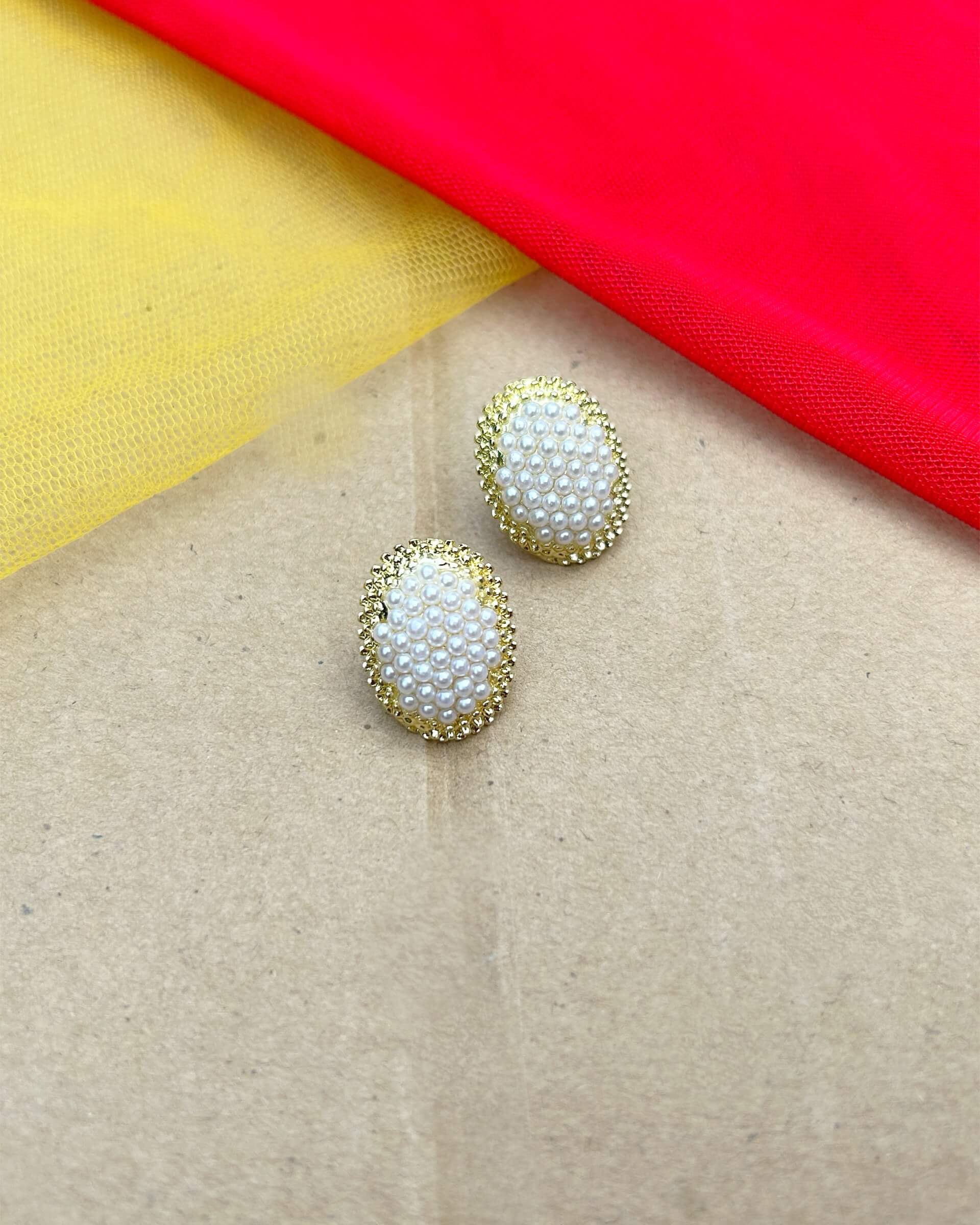 women pearl earrings
