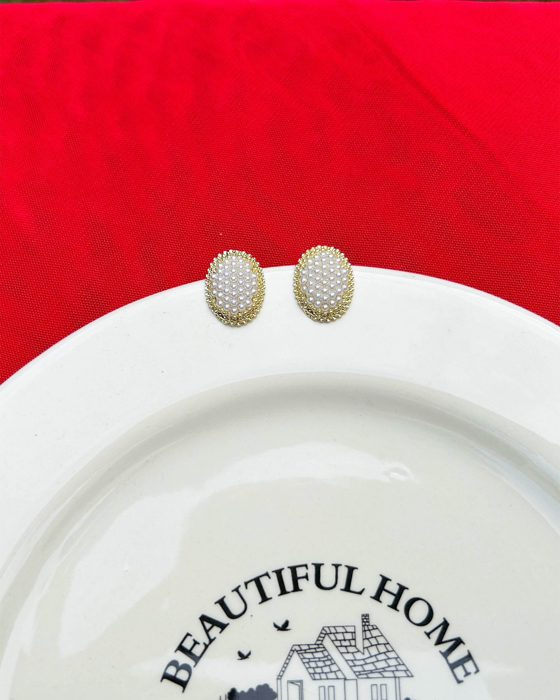 women pearl earrings