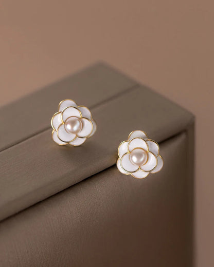 White Flower Stud Earring