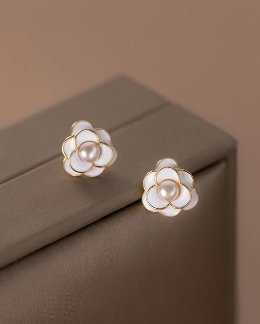 White Flower Stud Earring
